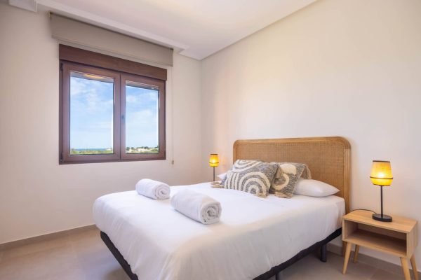 apartamento turistico los alcazares dormitorio cama doble