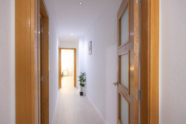 apartamentos turisticos torrevieja pasillo