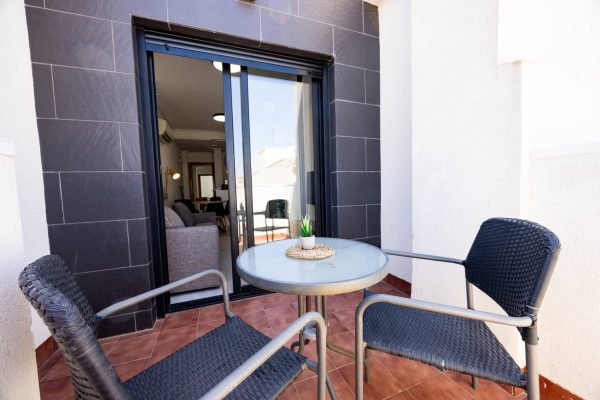 apartamentos turisticos torrevieja terraza